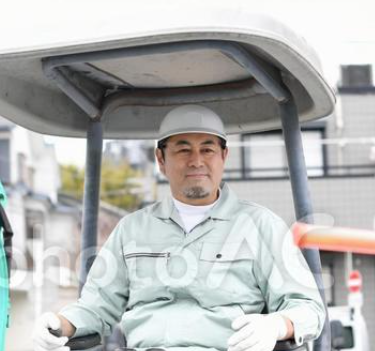 専務(先代から勤務しているベテラン)